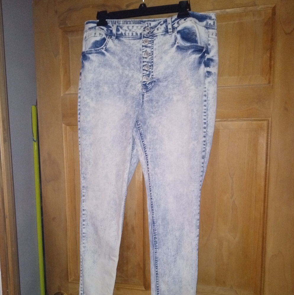 Blue Spice size 17 acid wash jeans